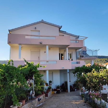 Apartment Slaven Vinišće Buitenkant foto
