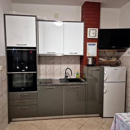 Apartment Slaven Vinišće Buitenkant foto