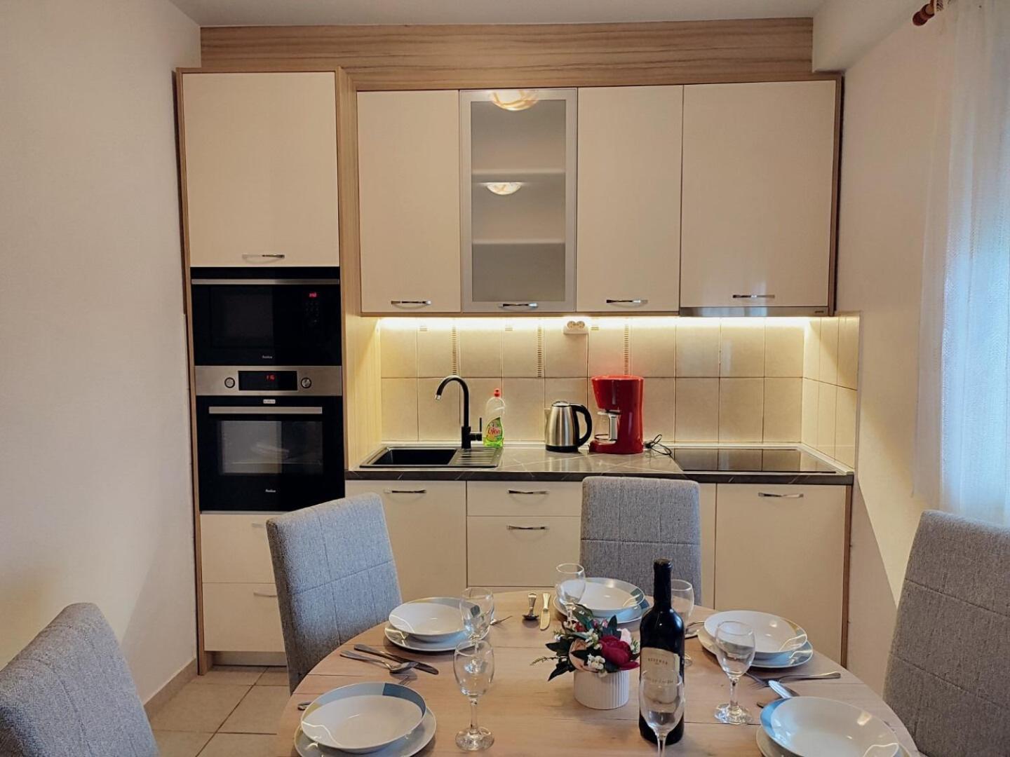 Apartment Slaven Vinišće Buitenkant foto