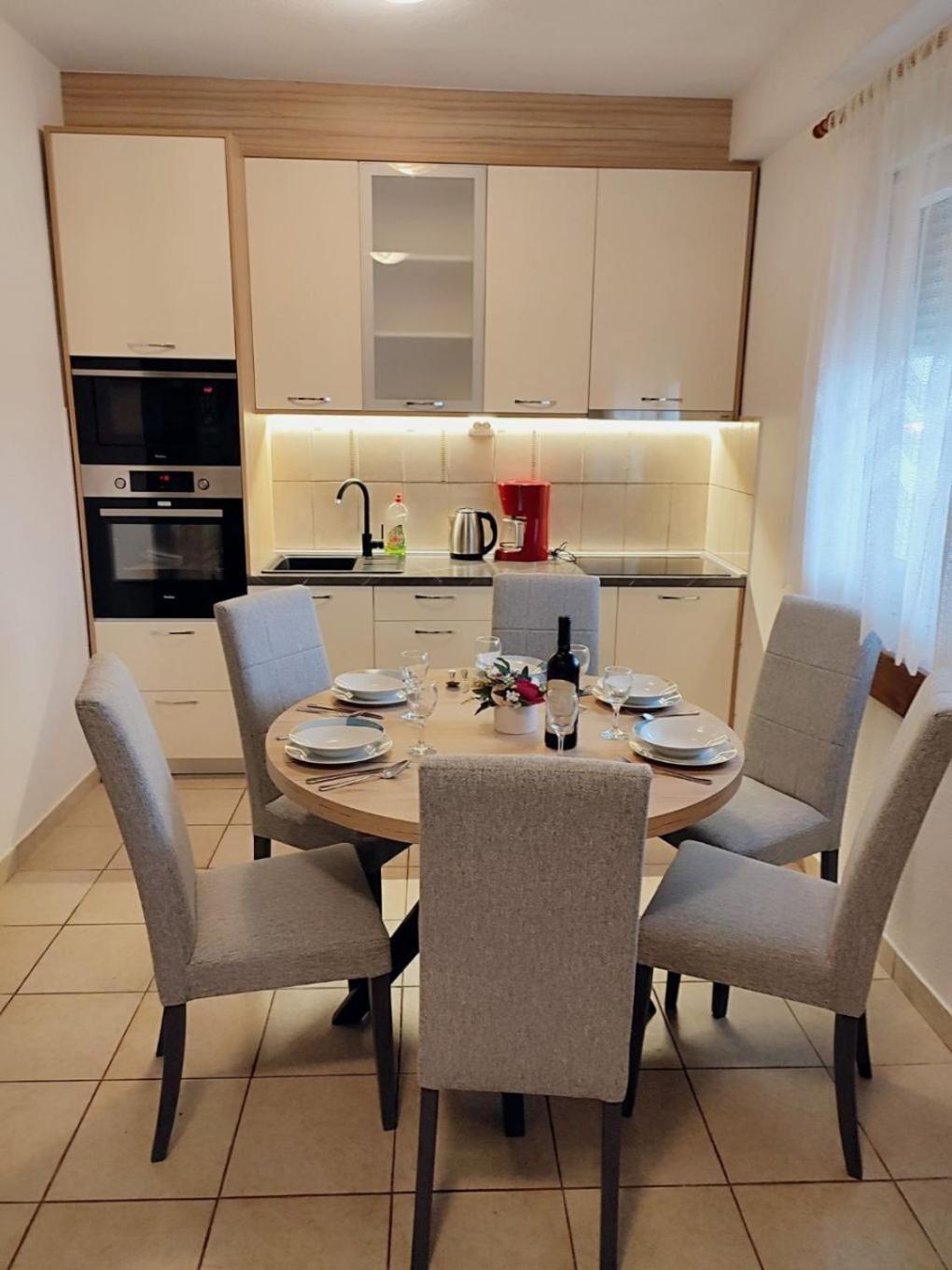 Apartment Slaven Vinišće Buitenkant foto